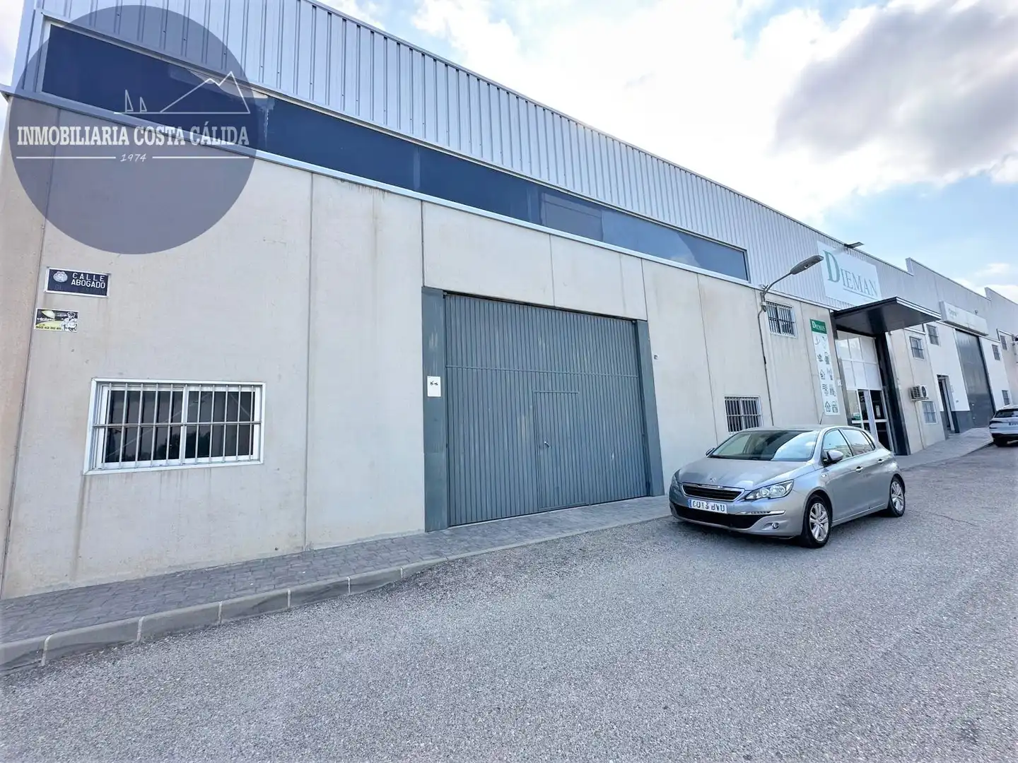 Vista exterior de Nave industrial en venta en Lorca