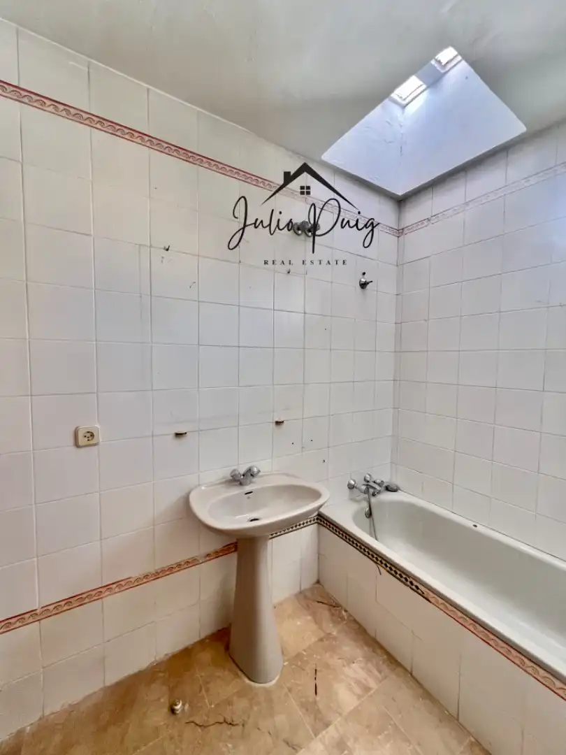 Bathroom of Houses for sale in Coria del Río  with Air Conditioner, Terrace and Storage room