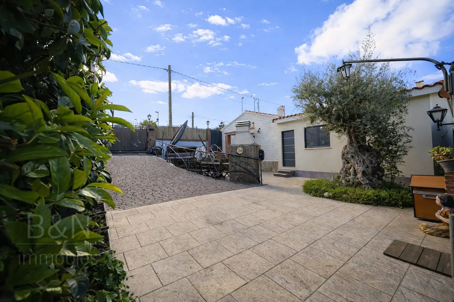 Garden of Houses for sale in Rubí  with Air Conditioner, Heating and Swimming Pool