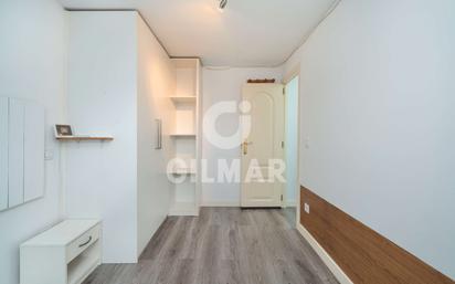 Bedroom of Flat for sale in  Madrid Capital