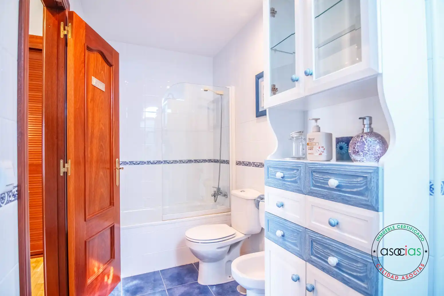 Baño de Casa adosada en venta en Grado con Calefacción, Jardín privado y Parquet