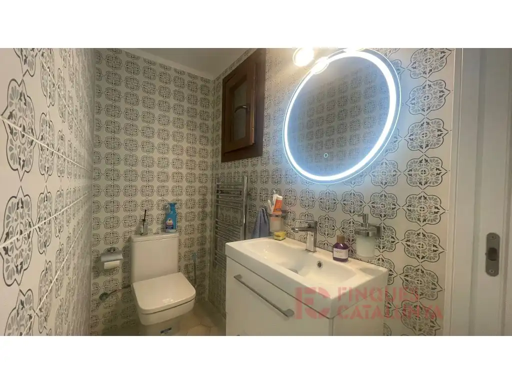 Baño de Piso en venta en Girona con Aire acondicionado, Calefacción y Balcón
