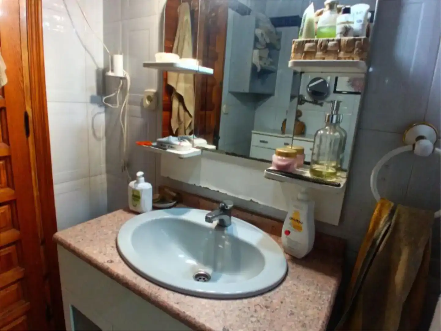 Baño de Piso en venta en Cuenca con Jardín privado, Trastero y Piscina