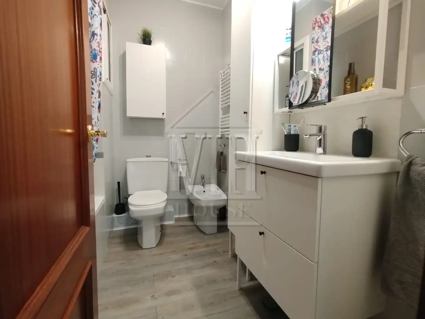 Baño de Piso en venta en Badalona con Aire acondicionado y Amueblado