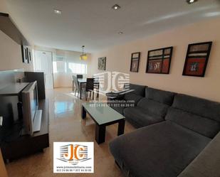 Sala d'estar de Casa adosada de lloguer amb opció a compra en Tortosa amb Aire condicionat, Terrassa i Moblat