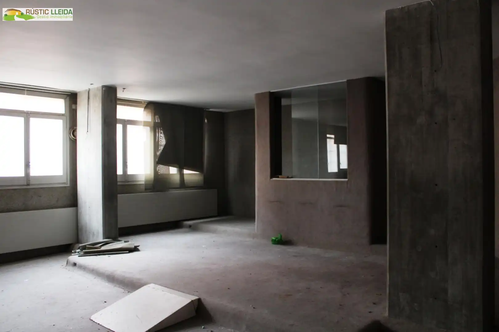 Local comercial en venda a Tàrrega, imagen 2