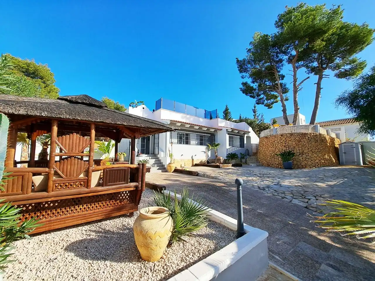Vista exterior de Casa o chalet en venta en La Nucia con Aire acondicionado, Calefacción y Jardín privado
