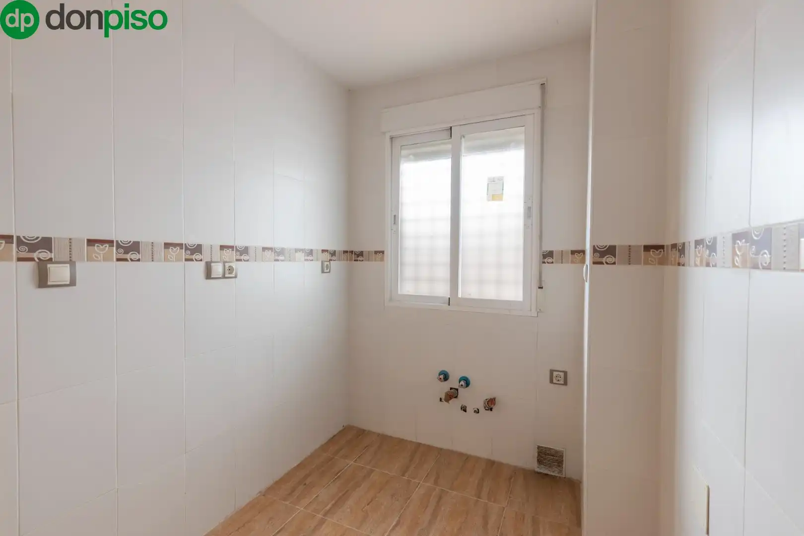 Badezimmer von Wohnung zum Verkauf in Güevéjar mit Balkon