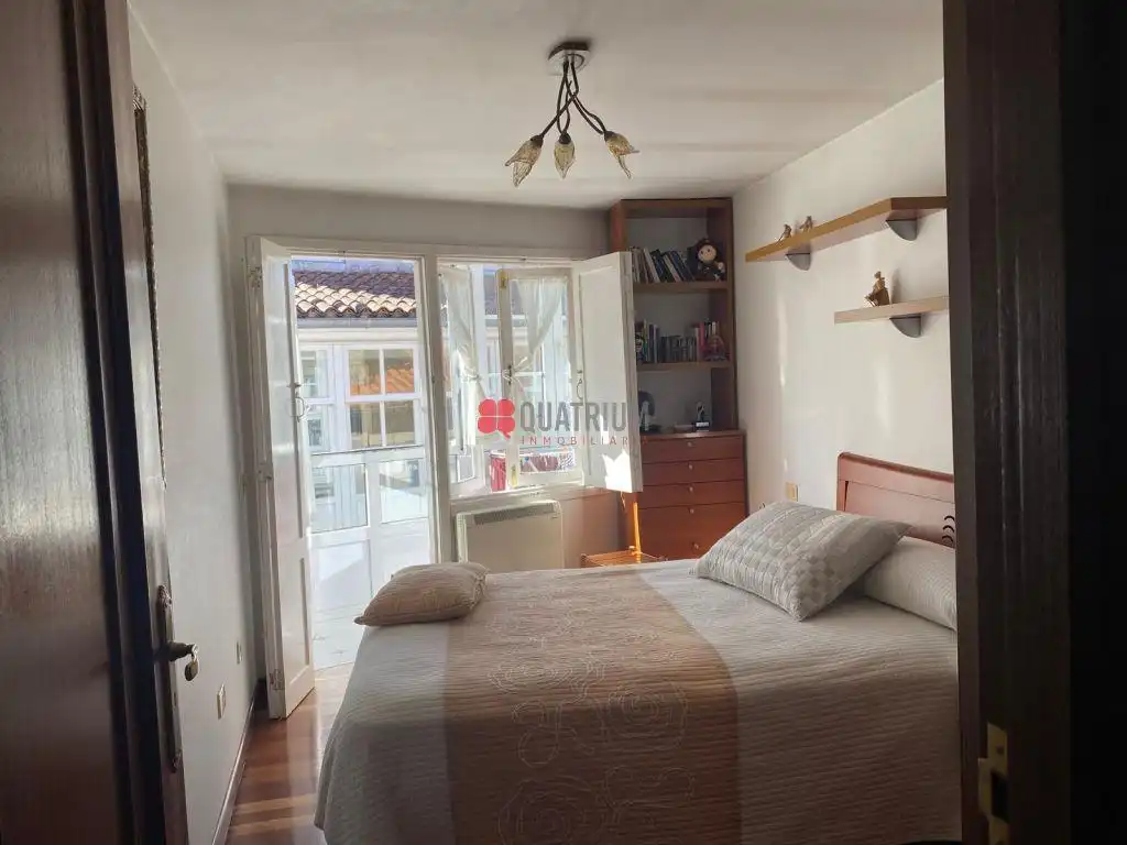 Dormitori de Casa o xalet en venda en Santiago de Compostela  amb Calefacció, Traster i Balcó
