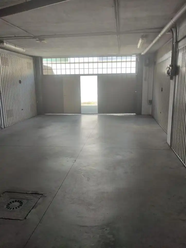 Garage for sale in Sierrapando