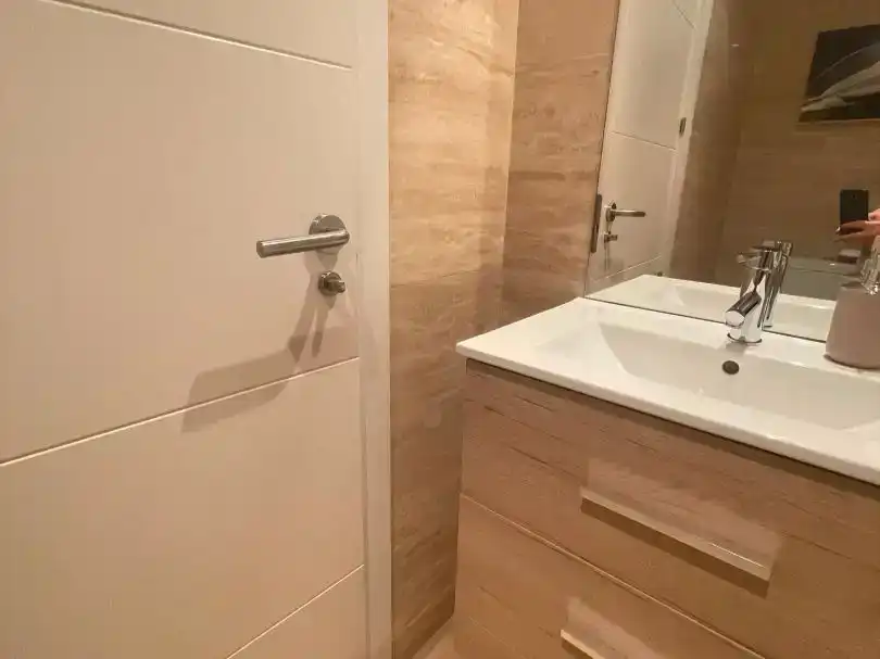 Baño de Piso en venta en Pinto con Aire acondicionado, Jardín privado y Piscina