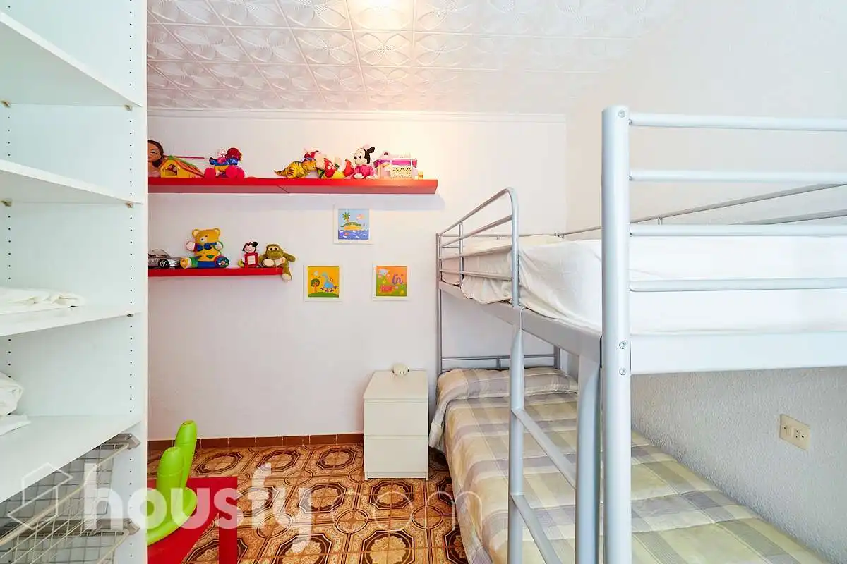 Habitación de Piso en venta en San Pedro del Pinatar con Aire acondicionado, Terraza y Amueblado