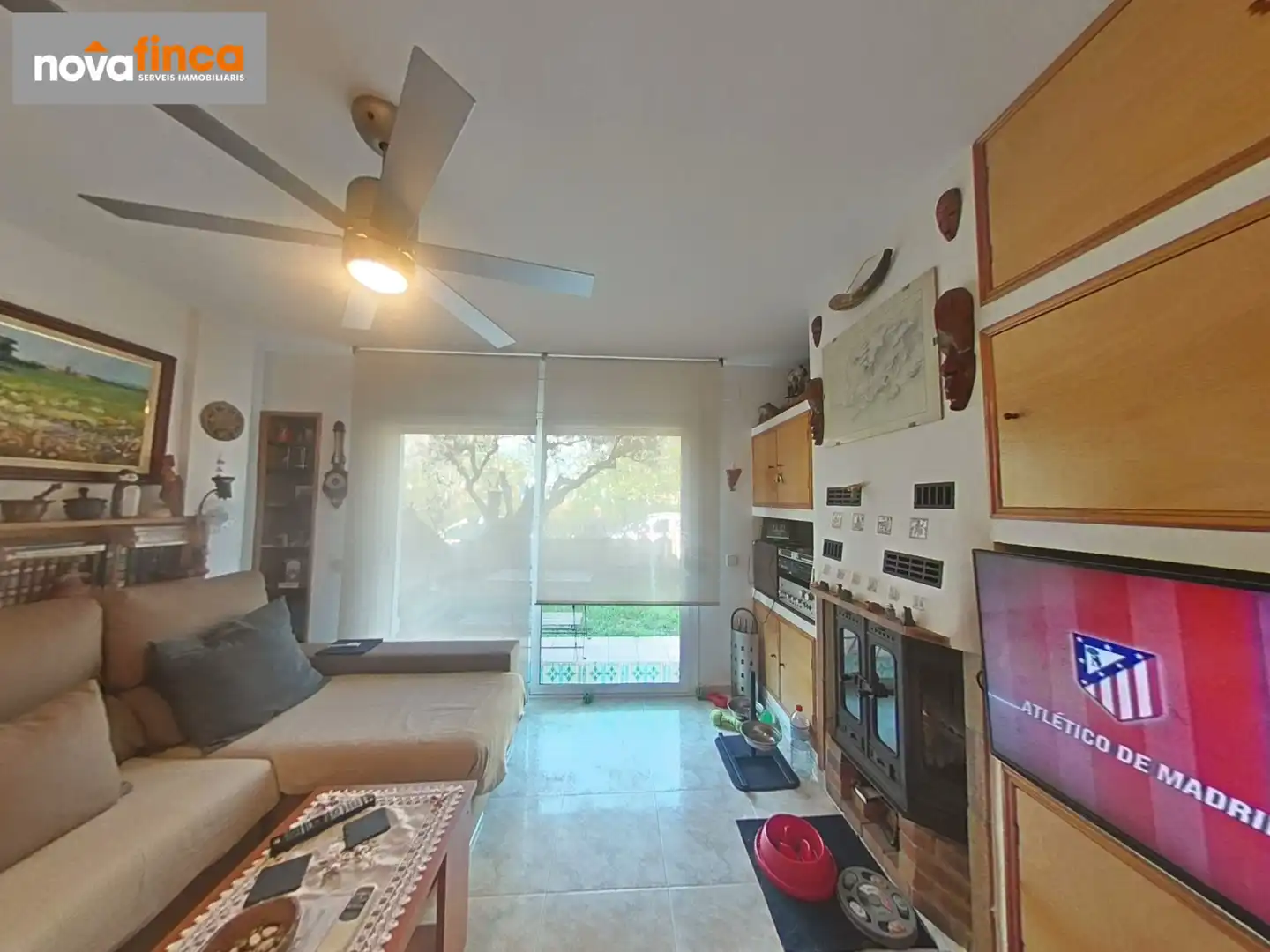 Sala de estar de Casa adosada en venta en Palamós con Aire acondicionado, Calefacción y Jardín privado