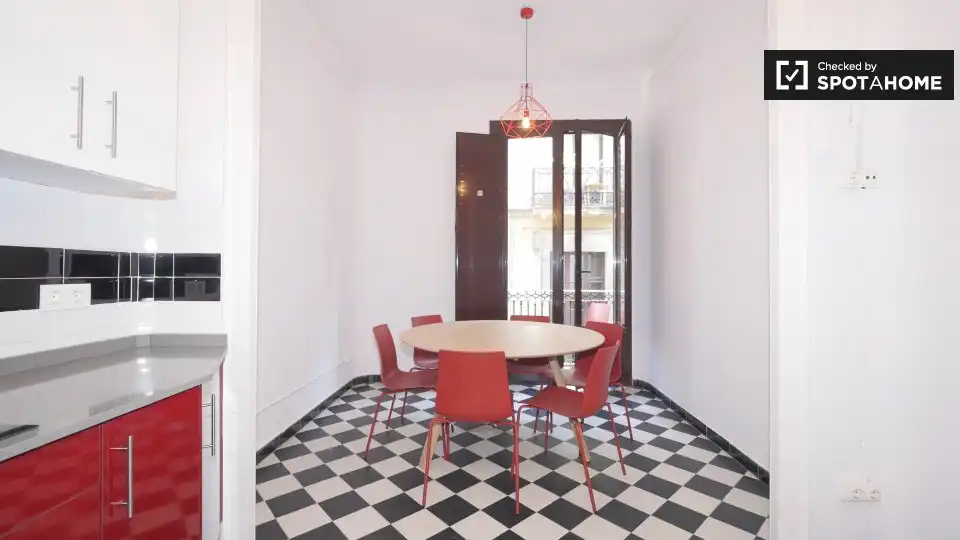 Flat with terrace to rent in Ciutat Vella, imagen 11