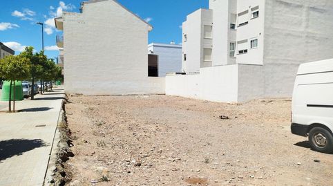 Habitale presenta solar urbano de 573 m2,coeficiente de edificabilidad 2,52 m2t  m2s,  esquinero, ubicado en la zona de la Graveta