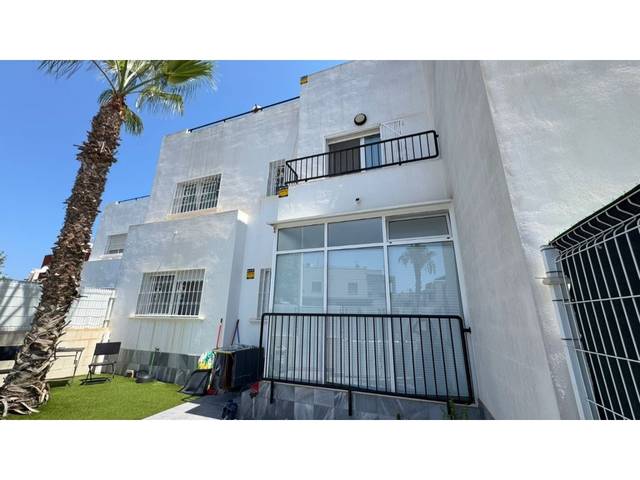 Casa-chalet en Venta en Avenida Asociación Victimas del Terrorismo en Parque Acuático - Sector 25