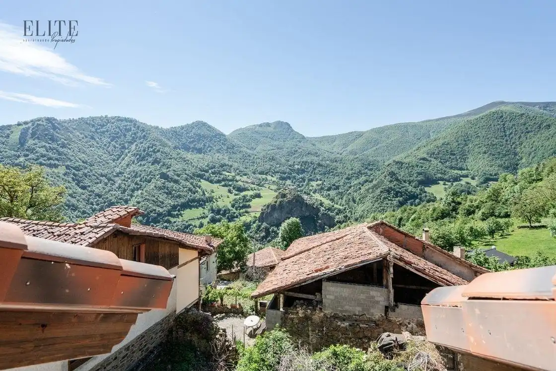 Exterior view of Houses for sale in Vega de Liébana  with Heating, Private garden and Terrace