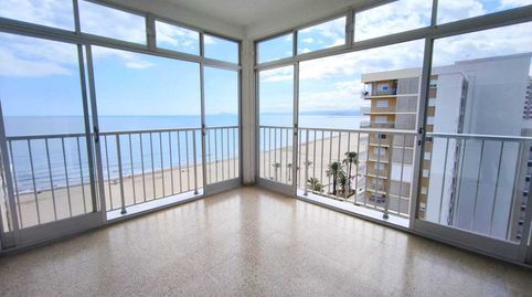 Apartamento situado en primera línea de la playa del Racó de Cullera, bien comunicado y con acceso directo al paseo marítimo. La v, image 4