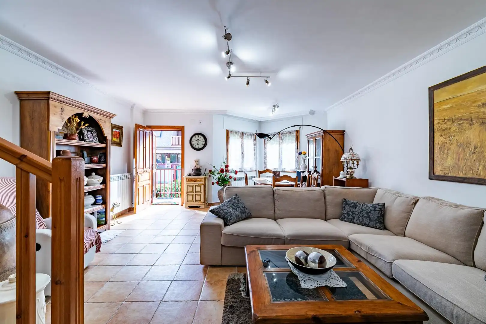 Sala d'estar de Casa adosada en venda en Casco Urbano