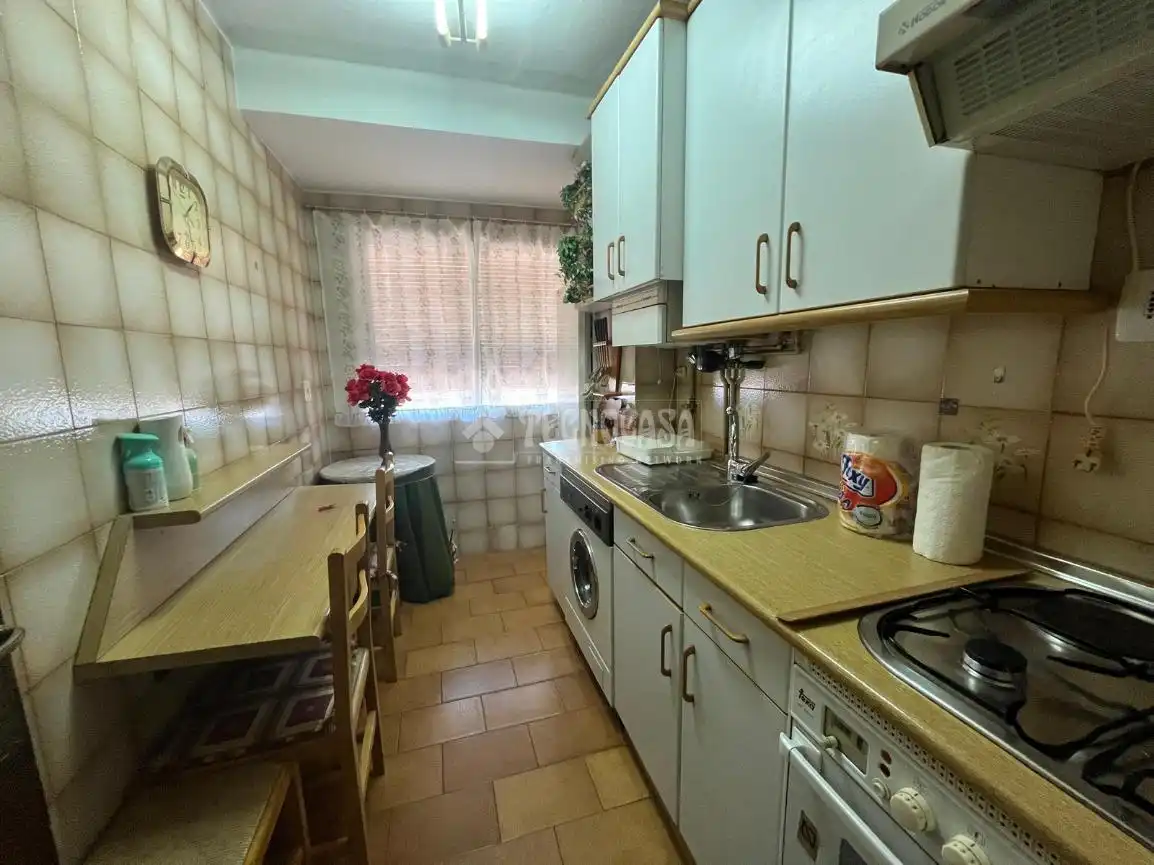 Cocina de Piso en venta en Zaragoza con Calefacción y Balcón