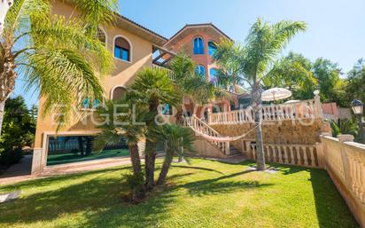 Vista exterior de Casa o xalet en venda en Alicante / Alacant amb Aire condicionat, Terrassa i Piscina