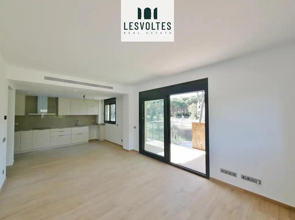 Sala de estar de Piso en venta en Pals con Calefacción, Parquet y Terraza