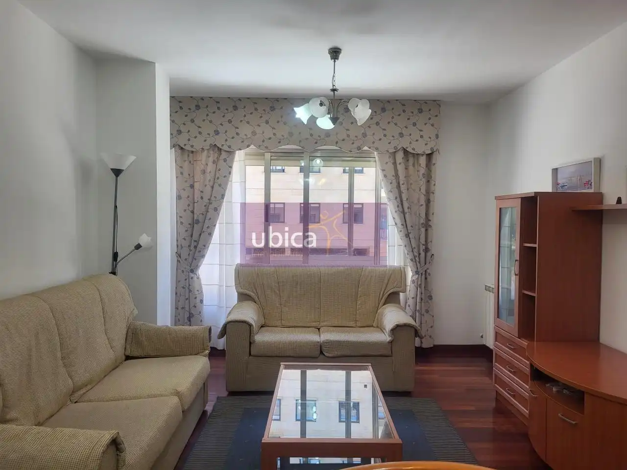 Sala d'estar de Pis en venda en Vigo  amb Calefacció, Parquet i Terrassa