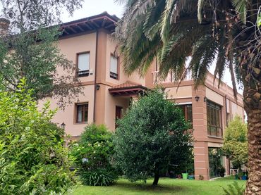 Casa rustica con balcone in vendita a N/A