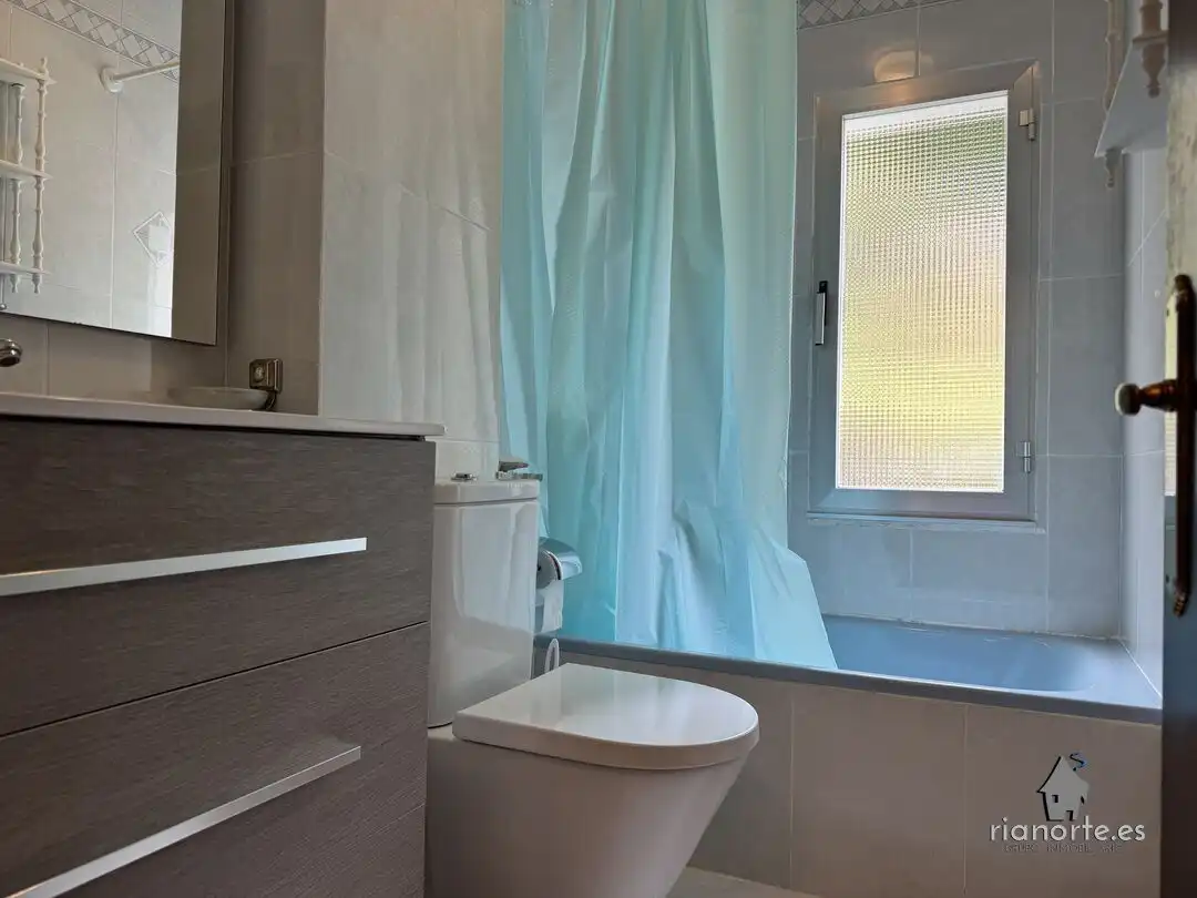 Baño de Piso en venta en Ribadesella con Calefacción