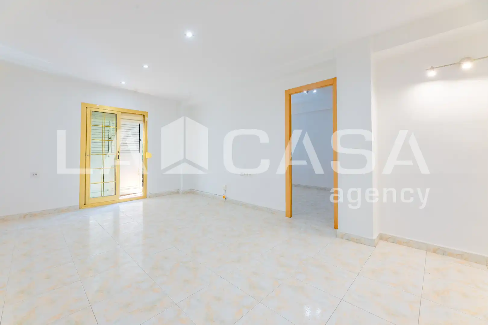 Piso en venta en Valencia con Balcón