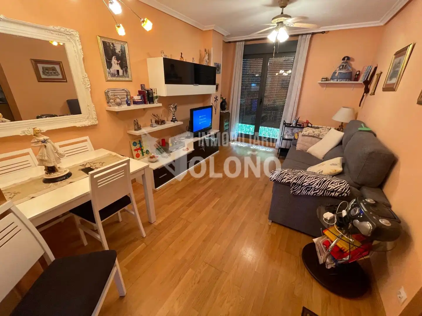 Sala de estar de Apartamento en venta en Castañares de Rioja con Calefacción, Parquet y Terraza