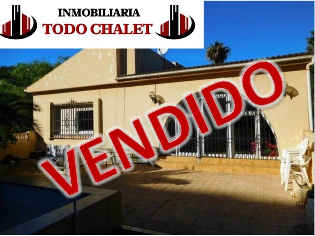 Exterior view of House or chalet for sale in Roquetas de Mar  with Air Conditioner, Heating and Private garden