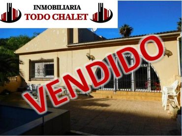 Villa avec piscine à vendre à Calle Mar Egeo