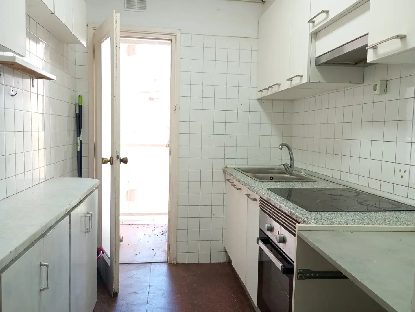 Cuina de Pis en venda en Girona amb Calefacció, Traster i Forn