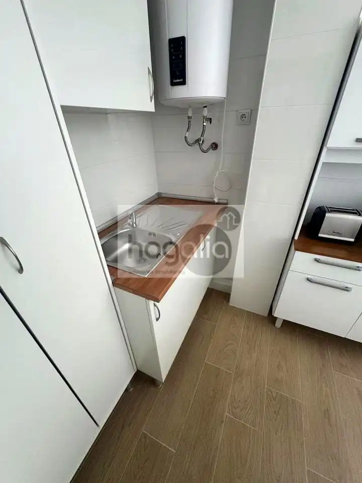 Kitchen of Flat for rent in Sevilla  with Air Conditioner, Terrace and Furnished