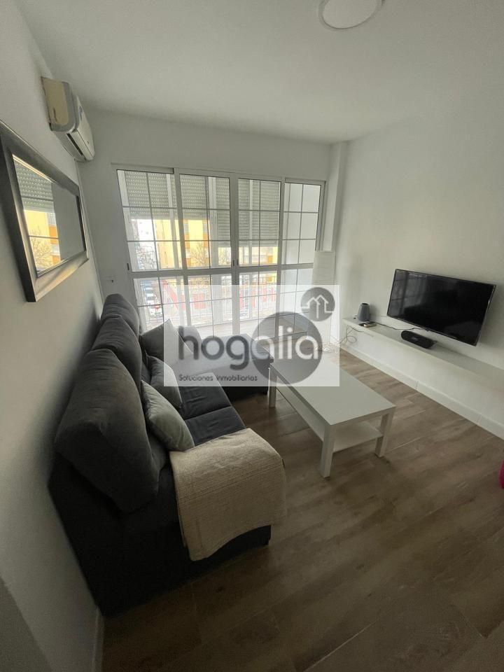 Living room of Flat to share in  Sevilla Capital  with Air Conditioner, Terrace and Furnished