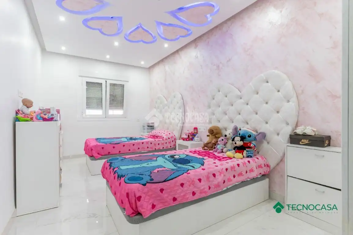 Habitación de Casa adosada en venta en Vícar con Aire acondicionado, Trastero y Piscina