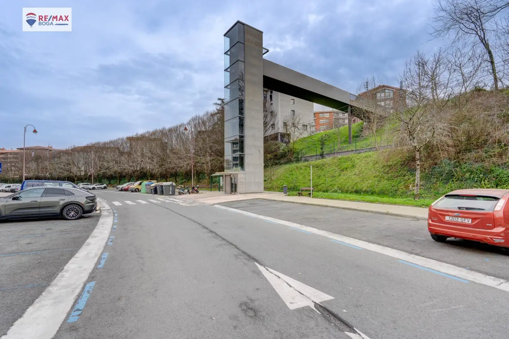 Außenansicht von Wohnung zum Verkauf in Zarautz mit Privatgarten