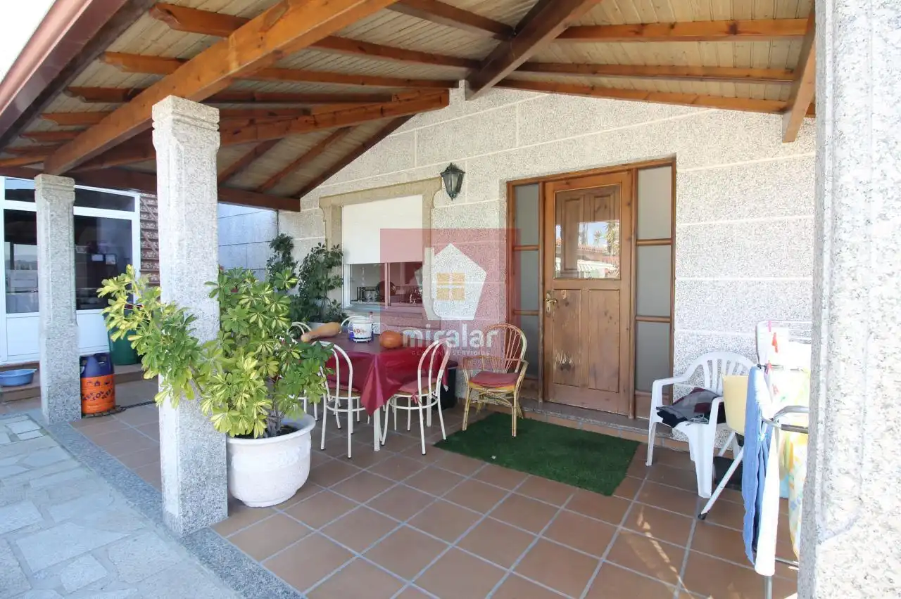 Haus oder Chalet zum Verkauf in As Neves