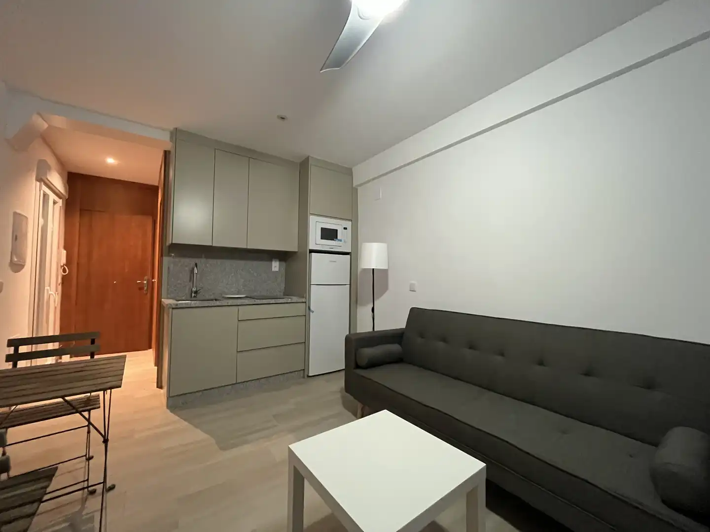 Study for rent in Calle Resbaladero Capuchinas, Centro Ciudad