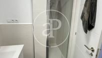 Bany de Pis de lloguer en  Valencia Capital amb Aire condicionat, Calefacció i Moblat