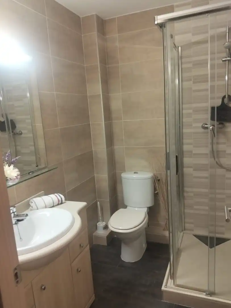Bathroom of Flat for sale in Terrassa  with Air Conditioner, Heating and Storage room