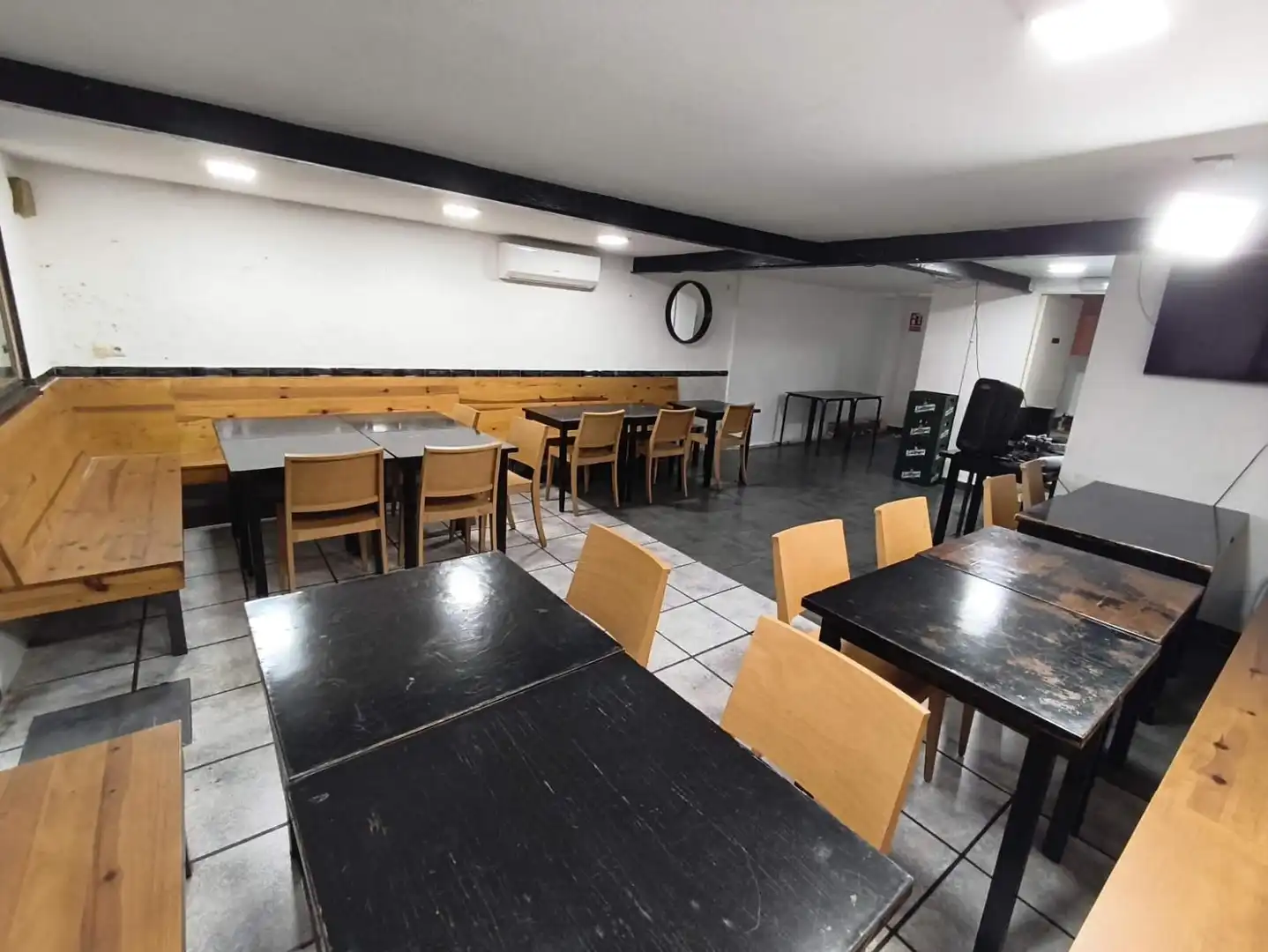 Business premises for transfer in Sants - Montjuïc, imagen 7