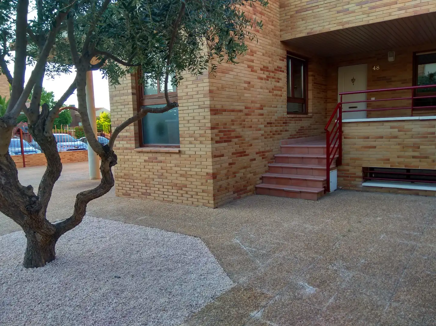Exterior view of Houses for sale in Zaragoza  with Air Conditioner, Private garden and Parquet flooring