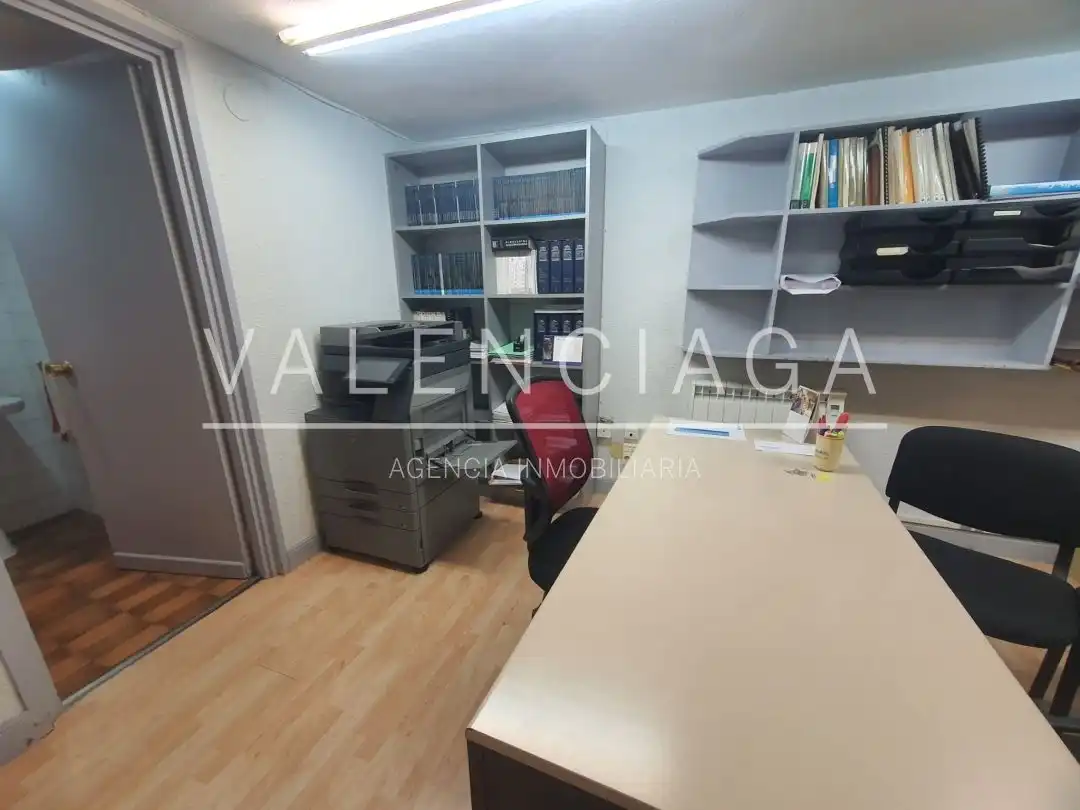 Büro zum Verkauf in Beasain mit Heizung