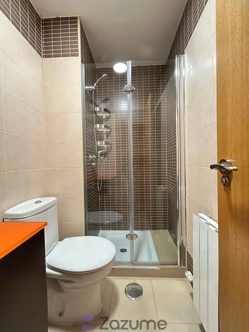 Bathroom of Flat for rent in Granada  with Air Conditioner, Heating and Private garden