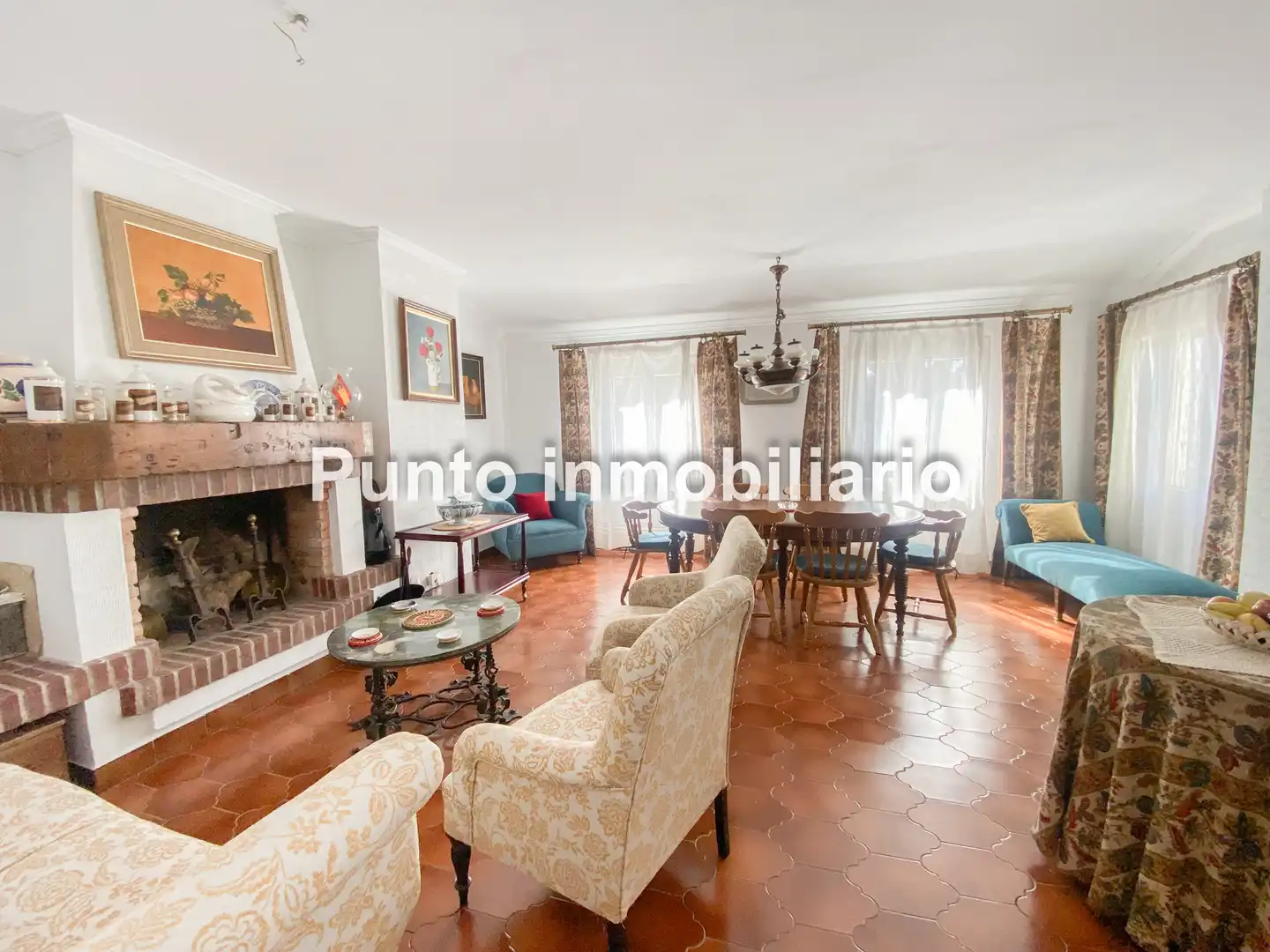 Sala d'estar de Casa o xalet en venda en Valladolid amb Jardí privat i Terrassa