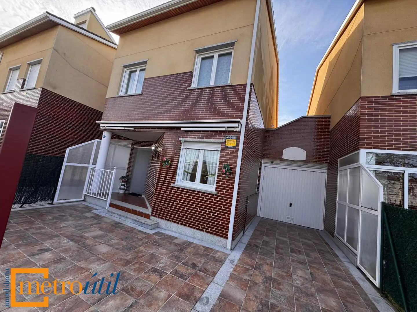 Vista exterior de Casa o xalet en venda en Mozárbez amb Calefacció, Jardí privat i Parquet