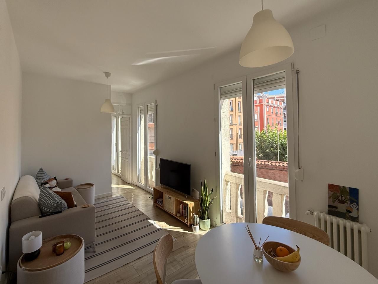 Sala d'estar de Pis de lloguer en  Madrid Capital amb Aire condicionat, Calefacció i Parquet