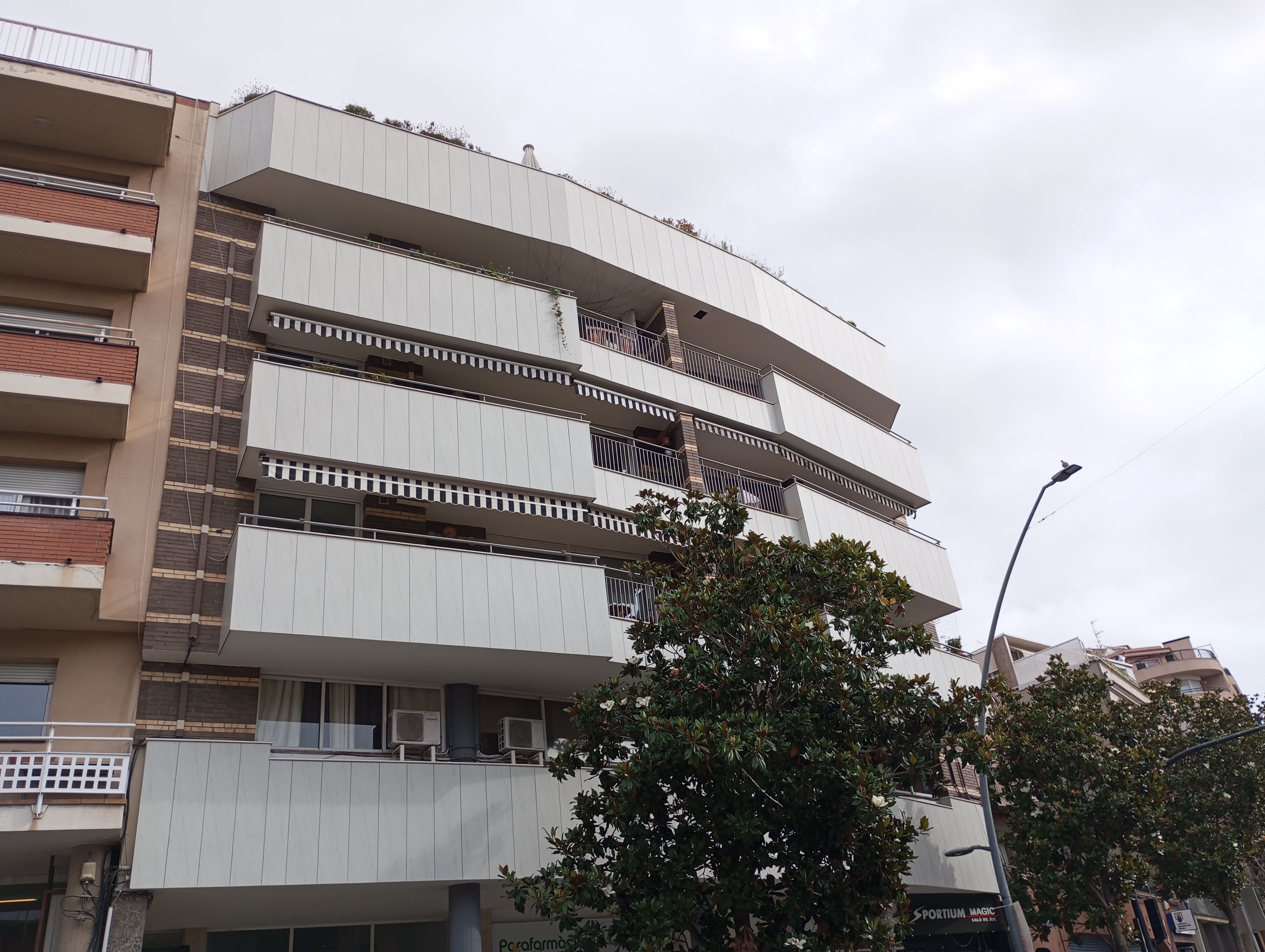 Oficina de lloguer a Avinguda de Jacquard, Vallparadís - Antic Poble de Sant Pere